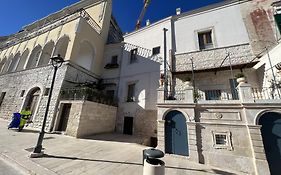 Intra Moenia
